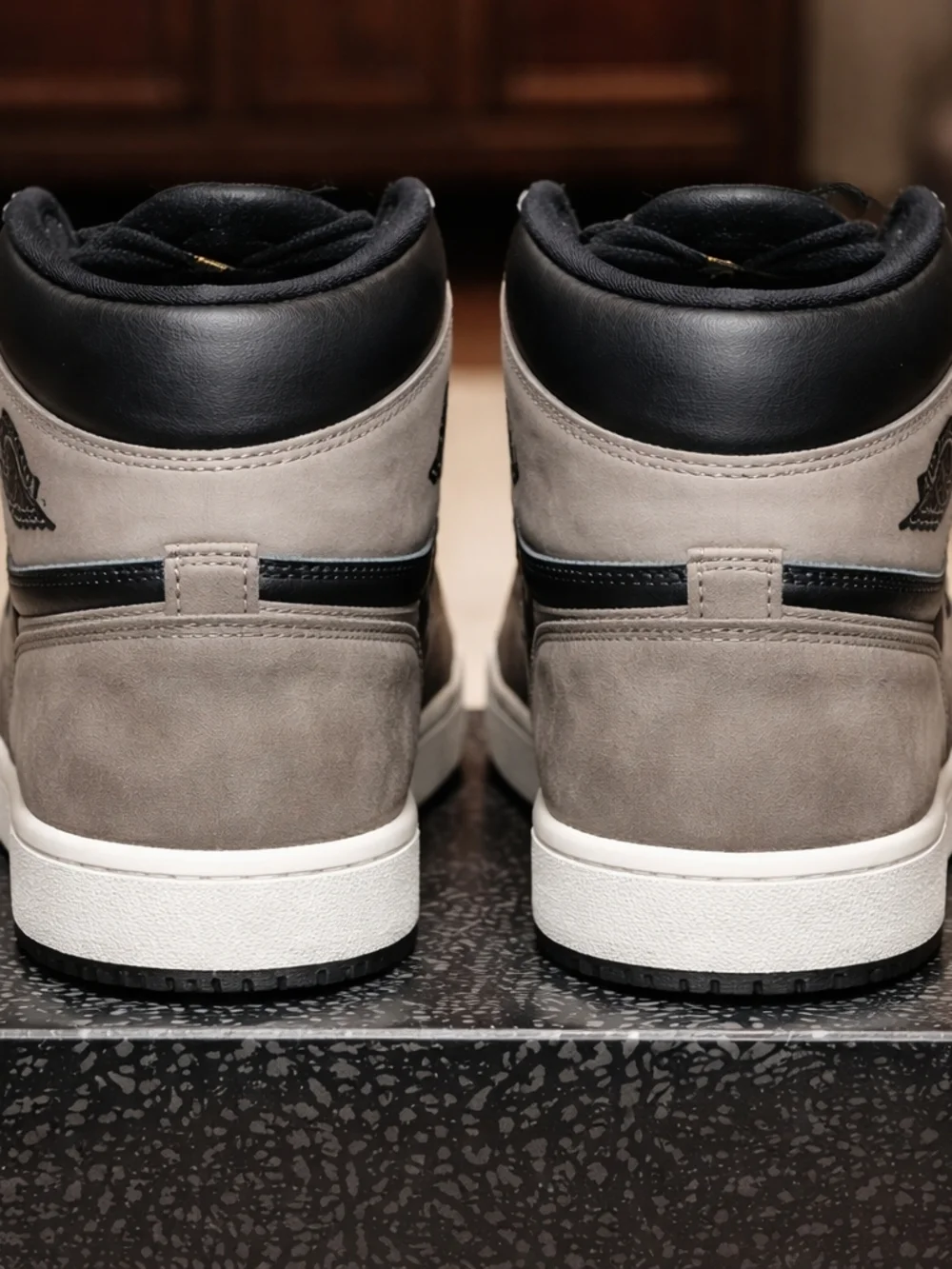 Nike Air Jordan 1 Retro High O.G. Palomino Sneakers - Black & Taupe Size 12 VGC